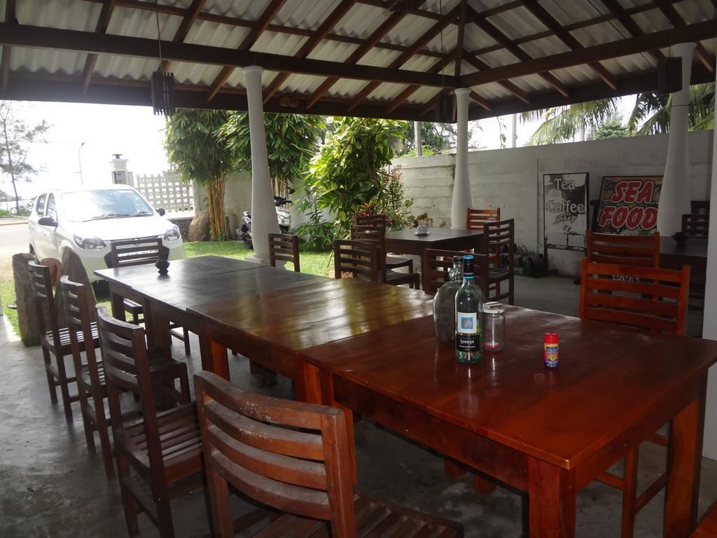 Ceylon Surf Guest And Restaurant Bed & Breakfast Weligama Exterior photo